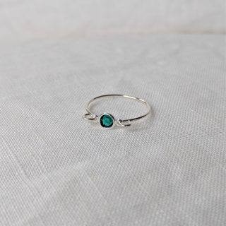 silver emerald gem ring