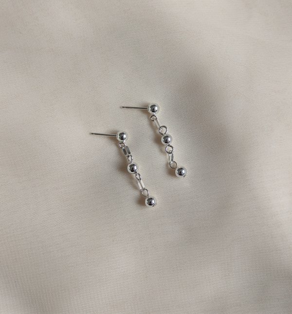 silver dapped chain stud earrings