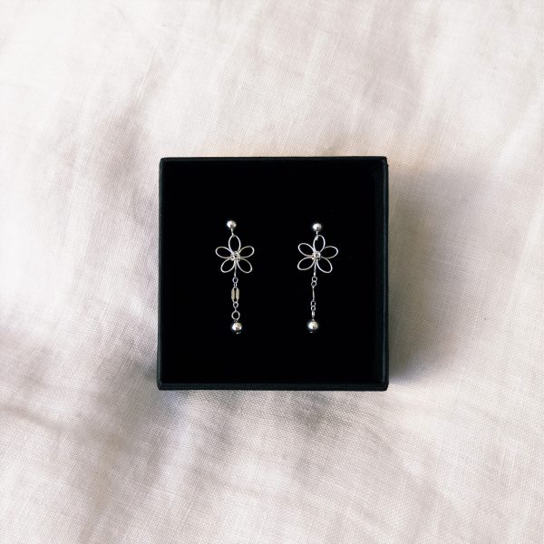 jasmine earrings in box