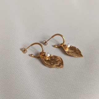 gold flourish earrings