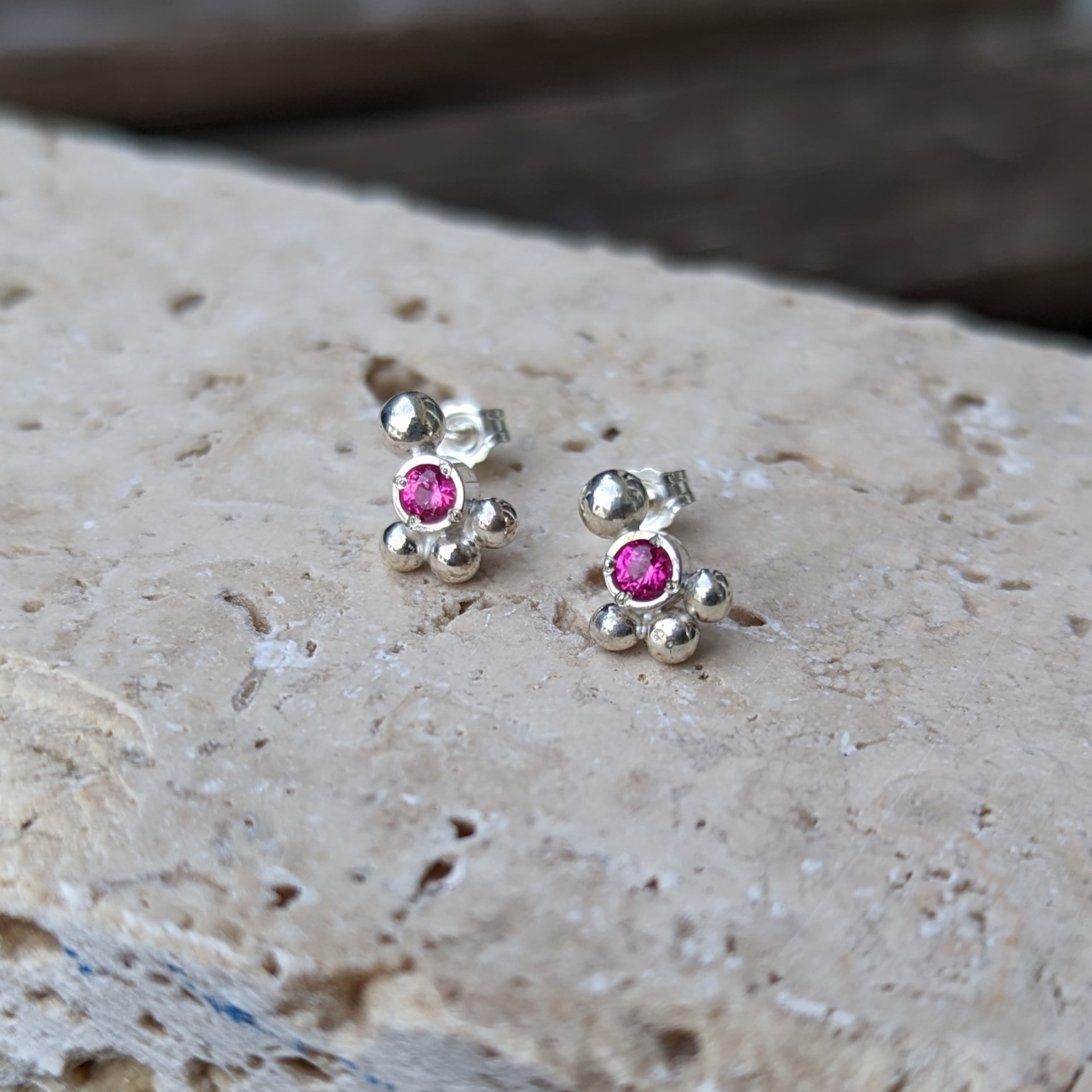 sweet pea ruby nano earrings